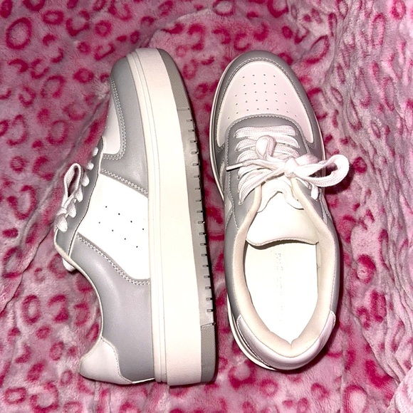 MADDEN GIRL Grey/white Lace Up platform Sneakers - Picture 4 of 4